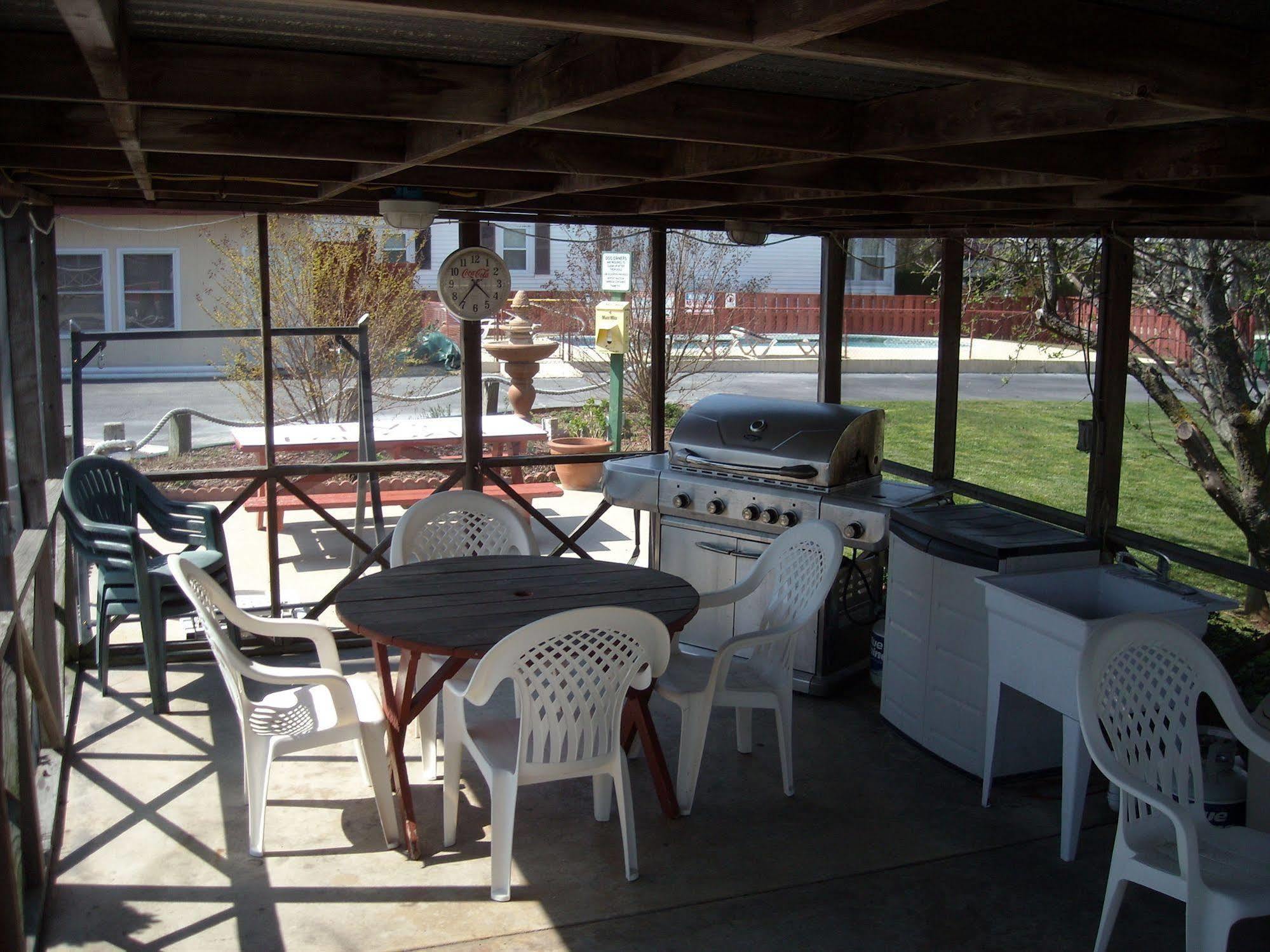 צ'ינקוטיג The Lighthouse Inn מראה חיצוני תמונה